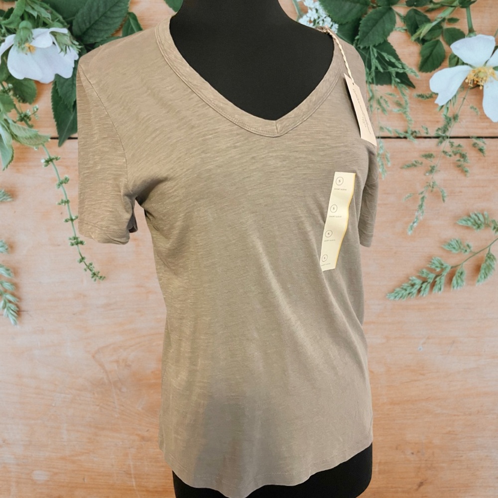 Two-for!!! Universal thread tees - Picture 2 of 4